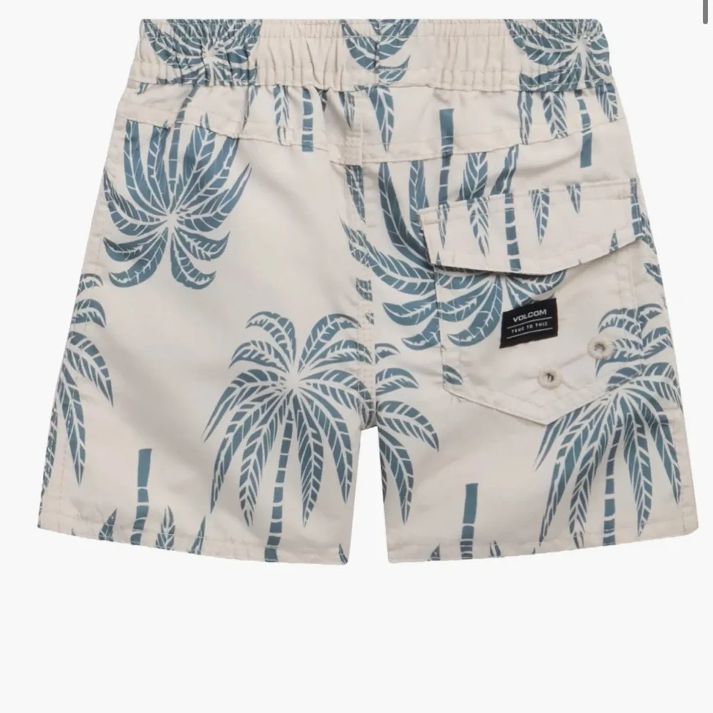 Volcom NWT Kids Teal Rash Guard with Cream Palm-Print Swim Shorts